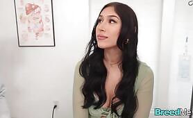 Insanely hot girl gets knocked up by her doctor