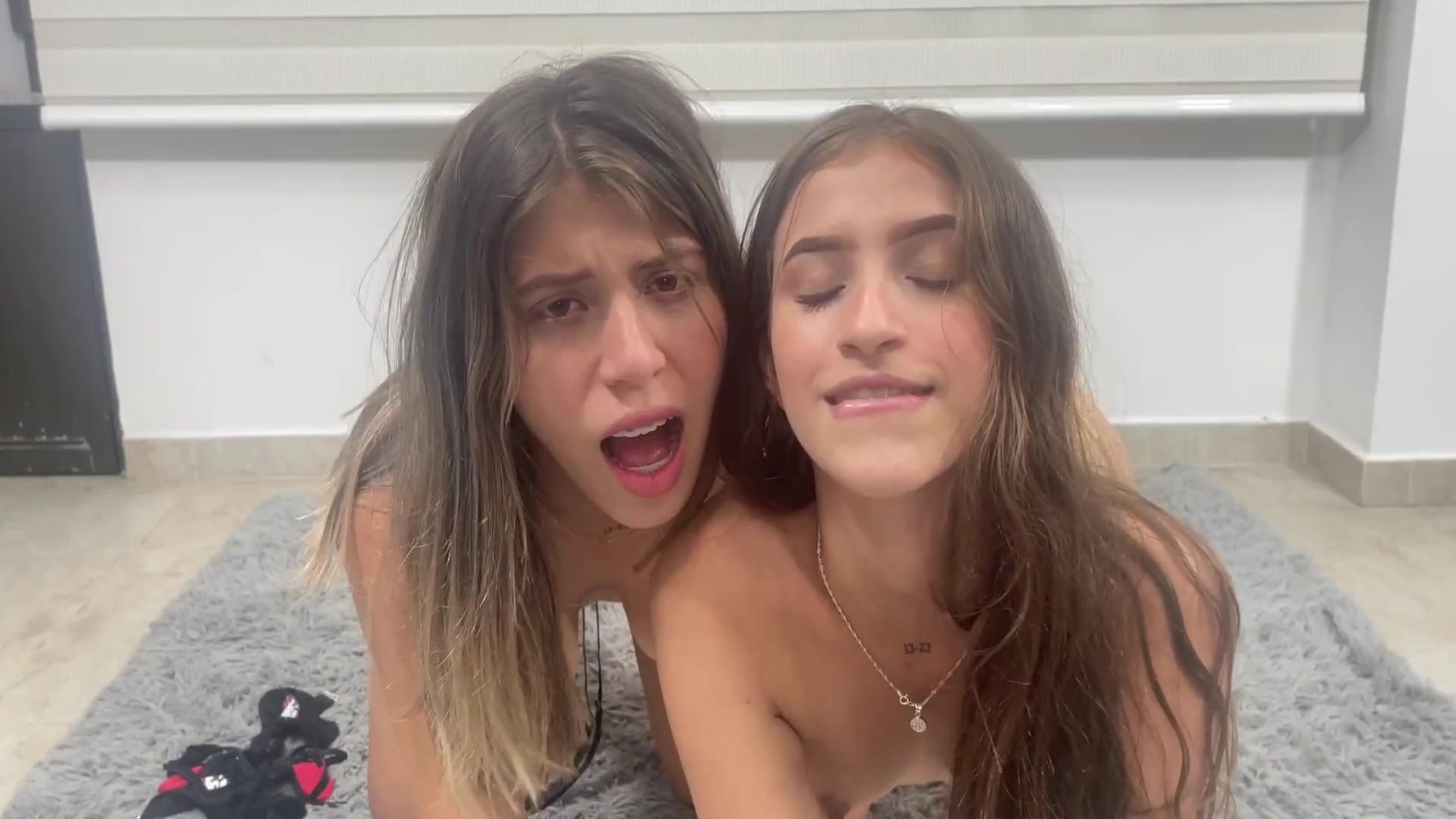 Gg Rating Cock And Stepsisters Fucking